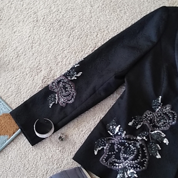 Jacket - Picture 4 of 6